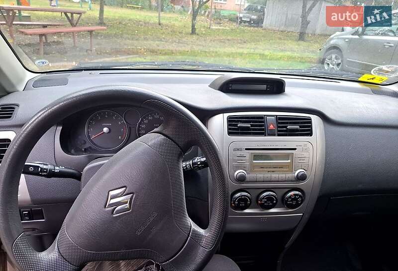 Suzuki Liana 2005