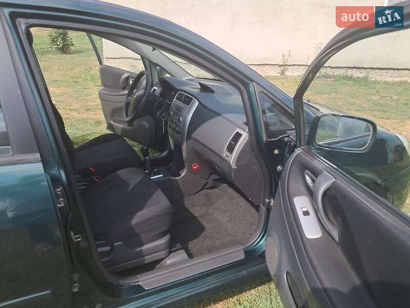 Седан Suzuki Liana 2004 в Ковелі