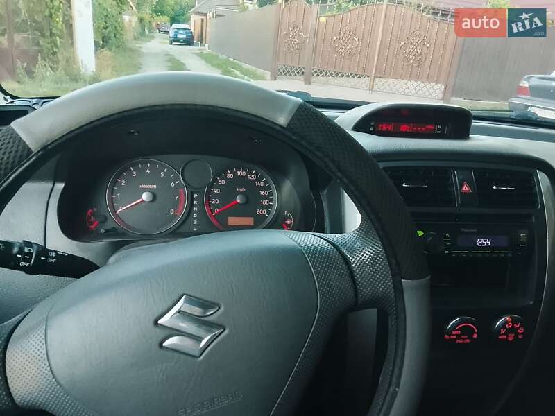 Седан Suzuki Liana 2007 в Измаиле