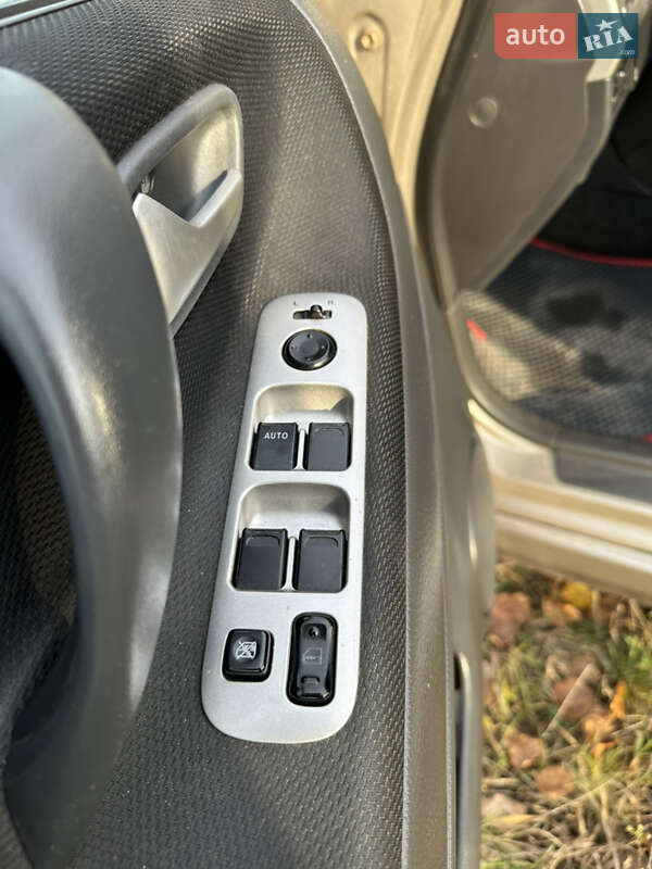 Седан Suzuki Liana 2007 в Чернигове