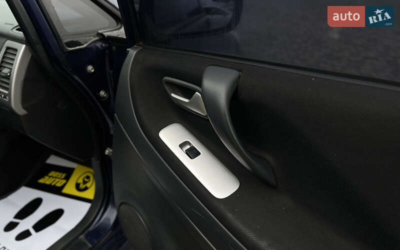 Седан Suzuki Liana 2006 в Мукачево