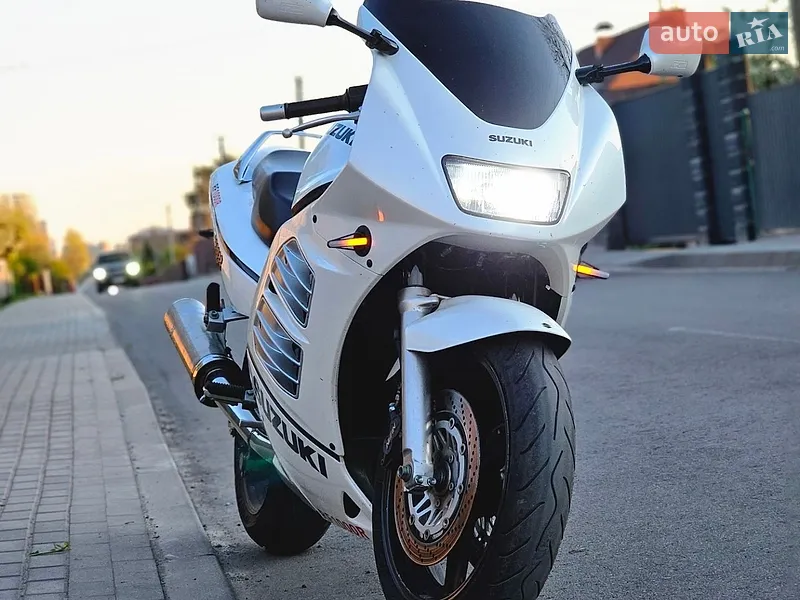 Suzuki RF 900R 1995