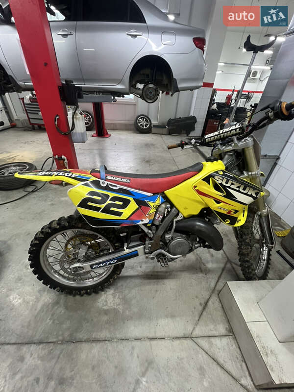 Мотоцикл Кросс Suzuki RM 125 2004 в 