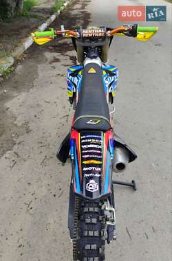 Мотоцикл Кросс Suzuki RM 250Z 2015 в 
