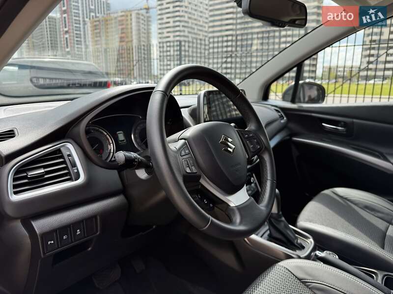 Позашляховик / Кросовер Suzuki S-Cross 2023 в Києві