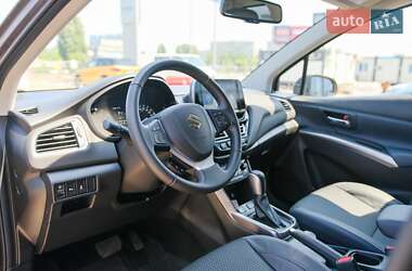 Позашляховик / Кросовер Suzuki S-Cross 2024 в 
