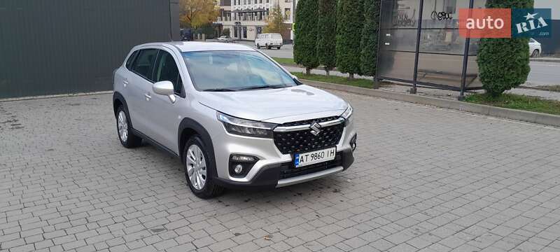 Позашляховик / Кросовер Suzuki S-Cross 2024 в 
