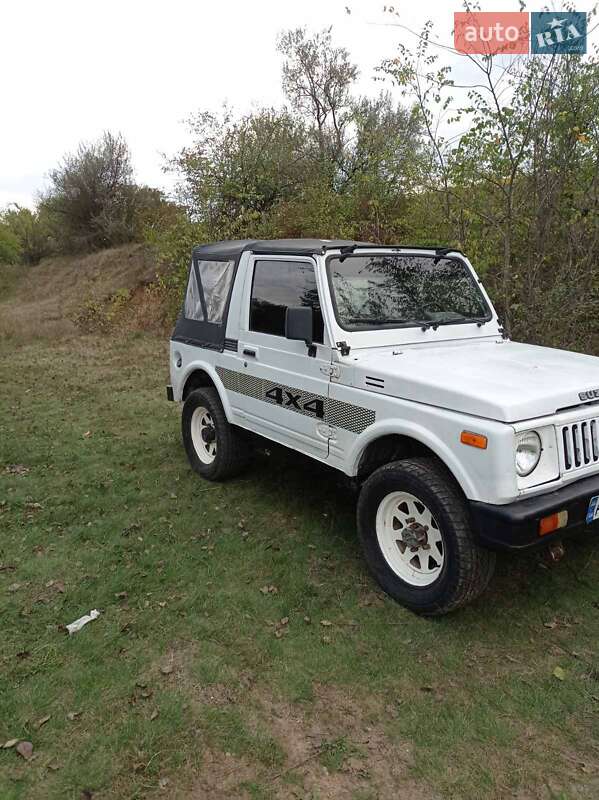 Позашляховик / Кросовер Suzuki Samurai 1988 в Могилів-Подільському