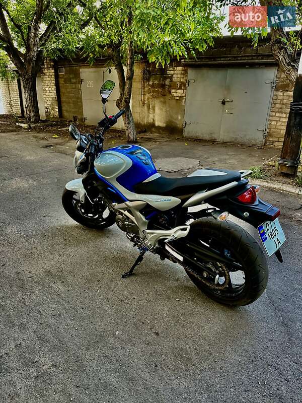 Мотоцикл Классик Suzuki SFV 650 2009 в Запорожье