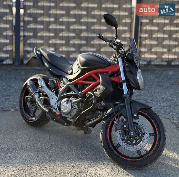 Suzuki SFV 650 2010 Suzuki SFV 650 2010