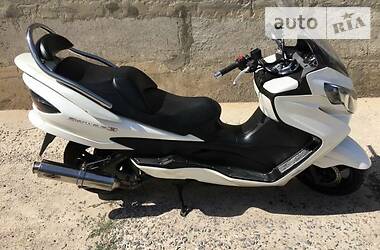 Макси-скутер Suzuki Skywave 250 2010 в Гостомеле