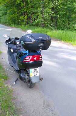 Макси-скутер Suzuki Skywave 250 2004 в 