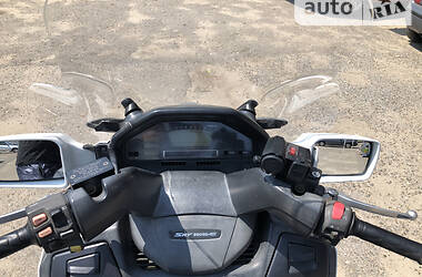 Макси-скутер Suzuki Skywave 250 2005 в 