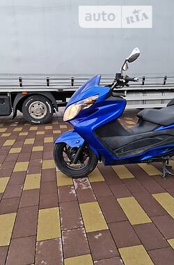 Макси-скутер Suzuki Skywave 250 2007 в Виноградове