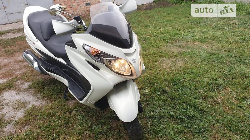 Максі-скутер Suzuki Skywave 250 2011 в Ніжині