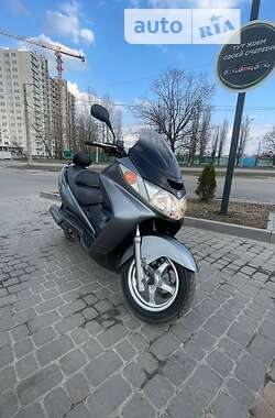 Макси-скутер Suzuki Skywave 250 2004 в 
