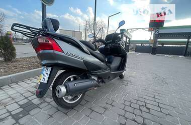 Макси-скутер Suzuki Skywave 250 2004 в 