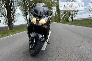 Макси-скутер Suzuki Skywave 250 2009 в Казатине