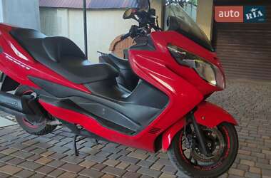 Макси-скутер Suzuki Skywave 250 2007 в 