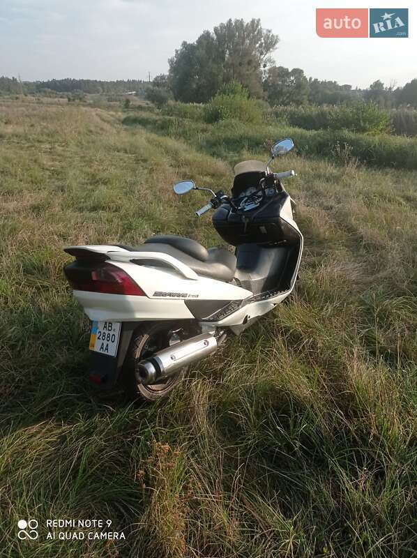 Макси-скутер Suzuki Skywave 250 2007 в Гайсине
