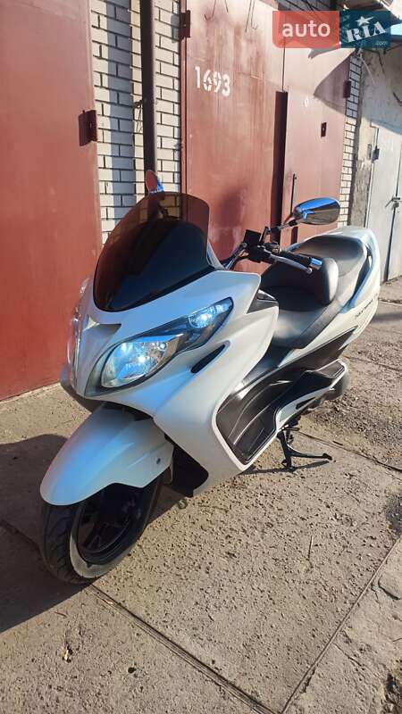 Макси-скутер Suzuki Skywave 250 2010 в Белой Церкви