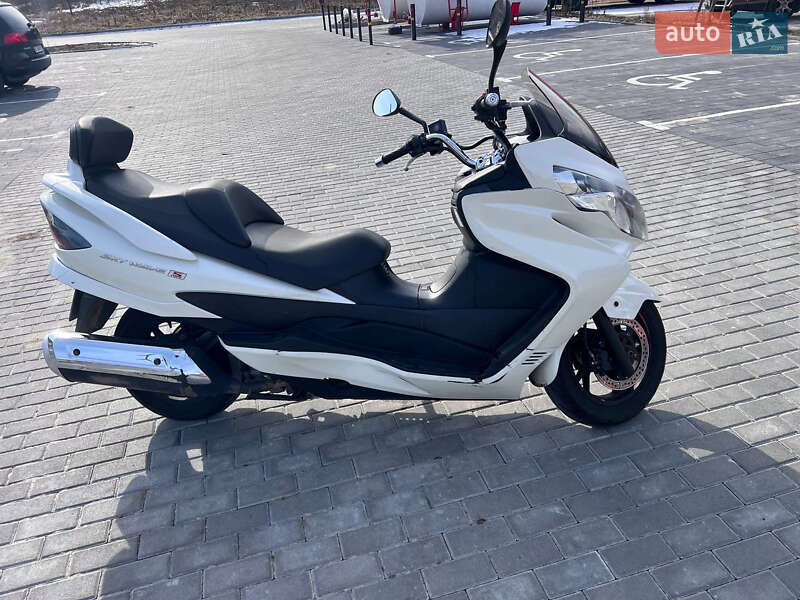 Макси-скутер Suzuki Skywave 250 2008 в Львове