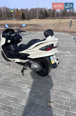 Макси-скутер Suzuki Skywave 250 2008 в 