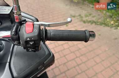 Макси-скутер Suzuki Skywave 250 2009 в 