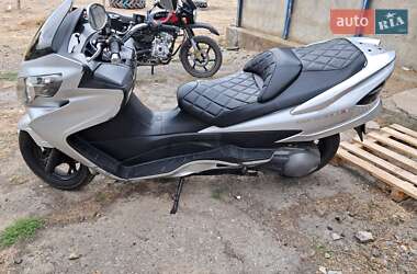 Максі-скутер Suzuki Skywave 250 2008 в 