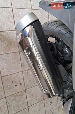 Максі-скутер Suzuki Skywave 250 2008 в 