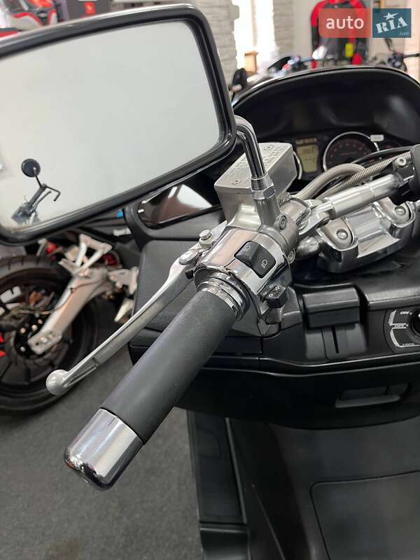 Макси-скутер Suzuki Skywave 250 2011 в Днепре