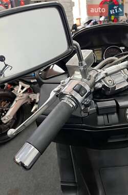 Макси-скутер Suzuki Skywave 250 2011 в 