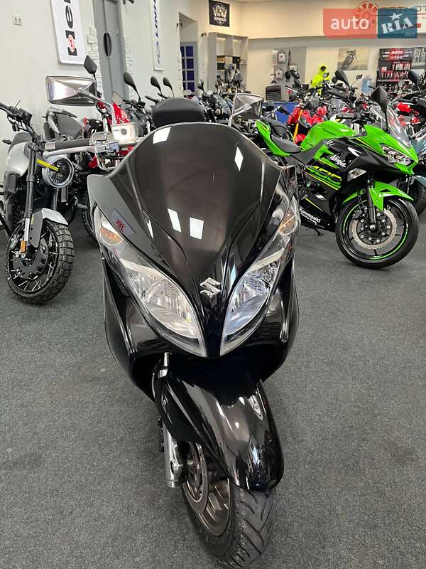 Макси-скутер Suzuki Skywave 250 2011 в Днепре