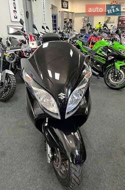 Макси-скутер Suzuki Skywave 250 2011 в 