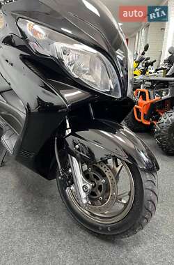 Макси-скутер Suzuki Skywave 250 2011 в 