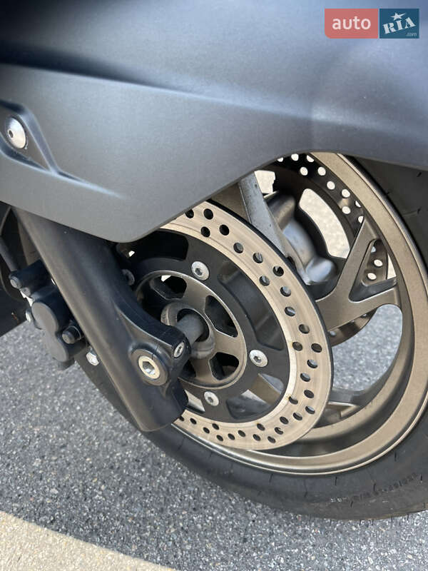 Макси-скутер Suzuki Skywave 400 2015 в Днепре