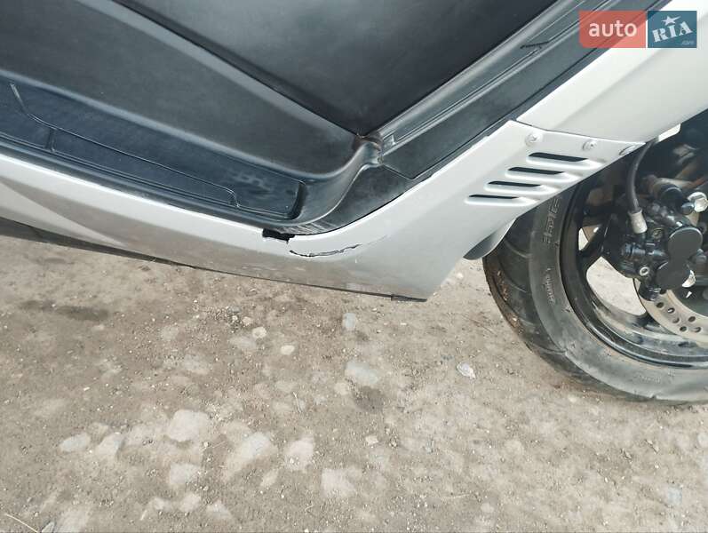 Макси-скутер Suzuki Skywave 400 2008 в Черновцах