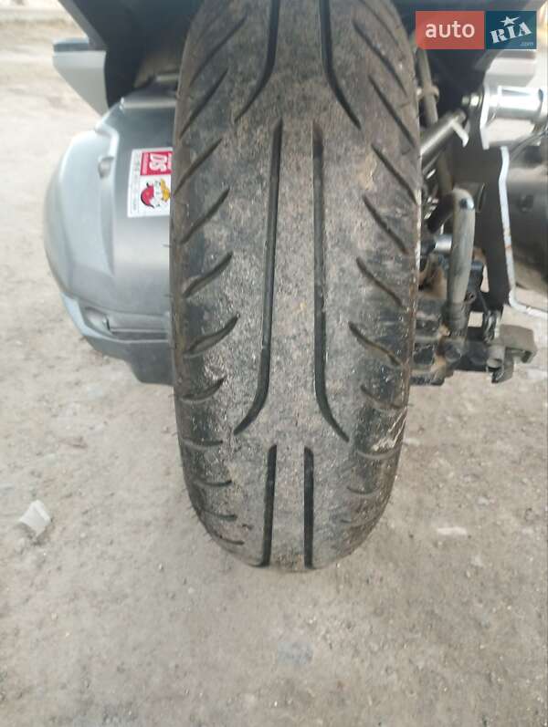 Макси-скутер Suzuki Skywave 400 2008 в Черновцах