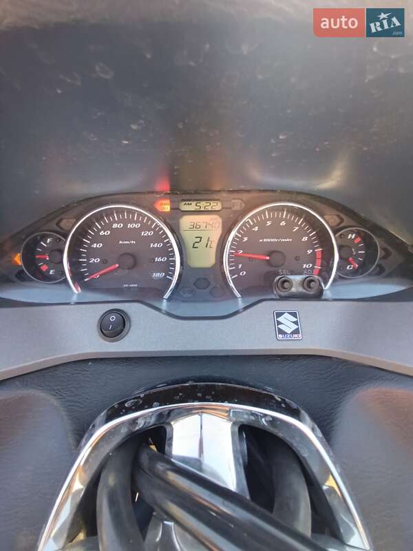 Максі-скутер Suzuki Skywave 400 2011 в Одесі