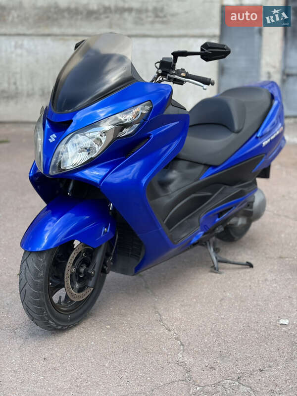Макси-скутер Suzuki Skywave 400 2007 в Сновске