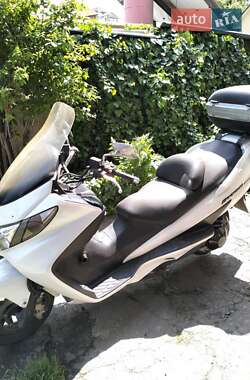 Макси-скутер Suzuki Skywave 400 2005 в 