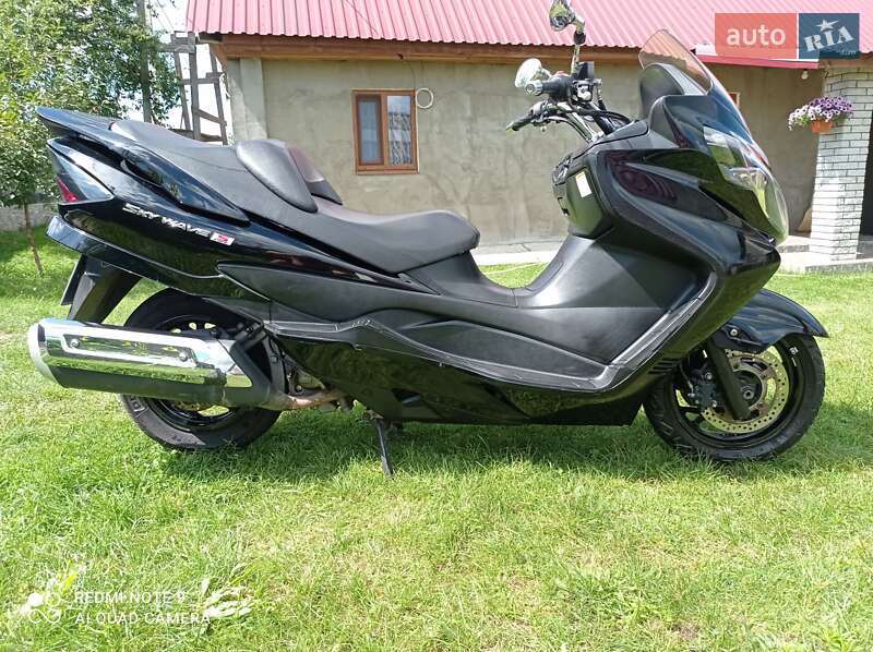 Макси-скутер Suzuki Skywave 400 2007 в Сарнах