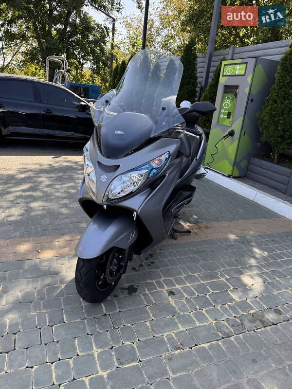 Макси-скутер Suzuki Skywave 400 2015 в Харькове фото 2 Макси-скутер Suzuki Skywave 400 2015 в Харькове