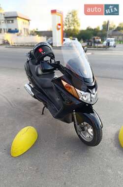 Макси-скутер Suzuki Skywave 400 2004 в 