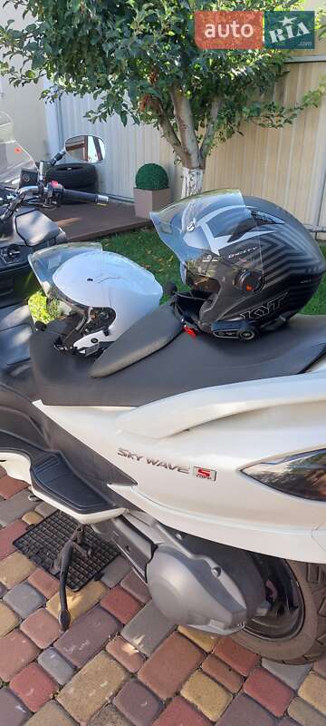 Макси-скутер Suzuki Skywave 400 2007 в Обухове