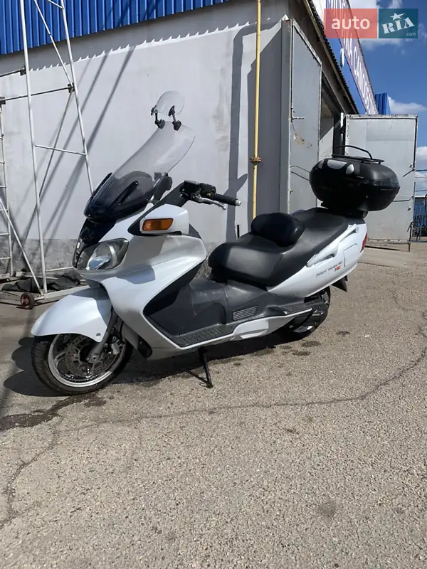 Suzuki SkyWave 650 2004