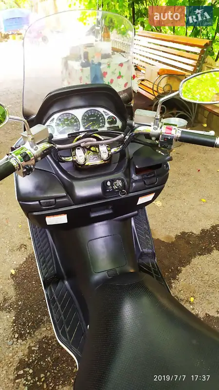 Макси-скутер Suzuki Skywave Type S400 2005 в 