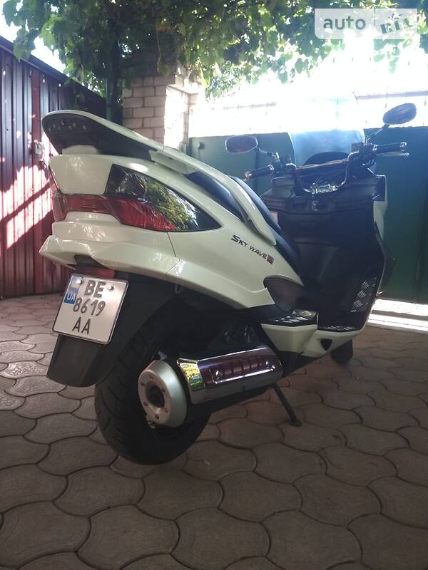 Скутер Suzuki Skywave Type S400 2007 в Вознесенске