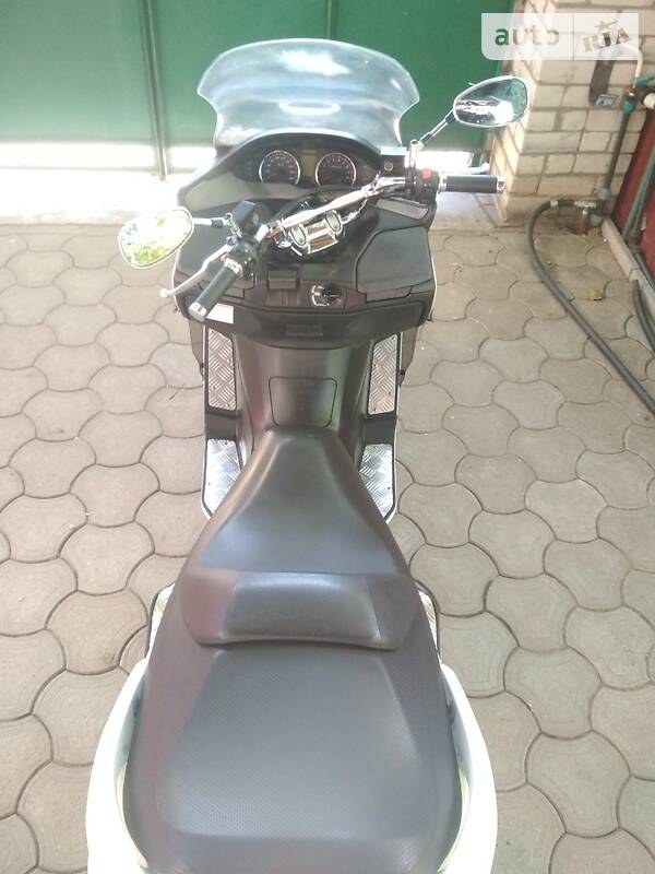 Скутер Suzuki Skywave Type S400 2007 в Вознесенске