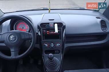 Хэтчбек Suzuki Splash 2009 в 